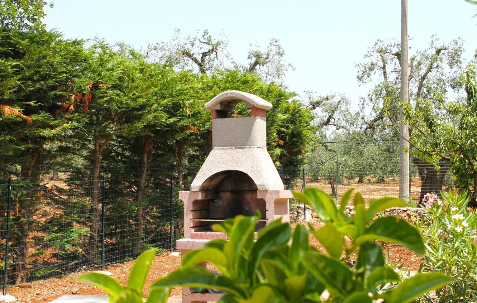 Trullo Degli Augelli Pensionat San Michele Salentino Exteriör bild