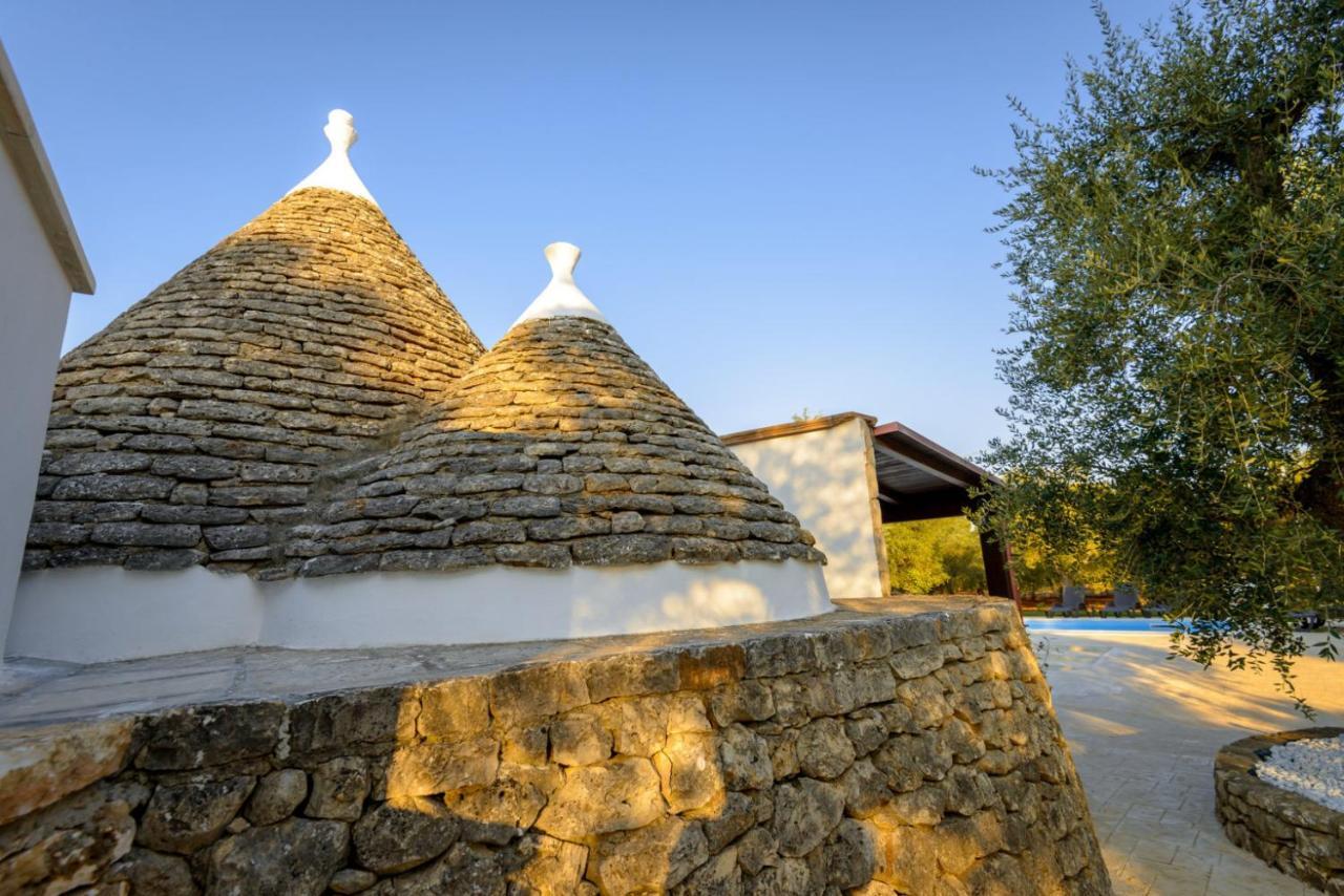 Trullo Degli Augelli Pensionat San Michele Salentino Exteriör bild